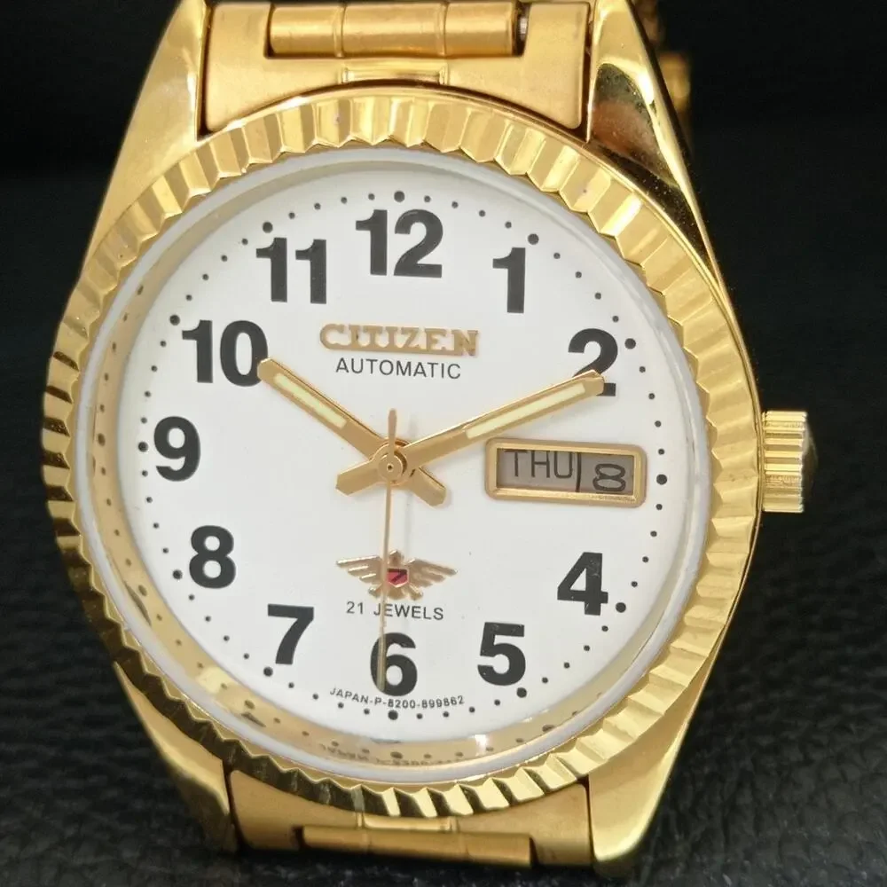 Vintage 1976 Citizen Automatic Mens Gold Watch W/daydate & White accents